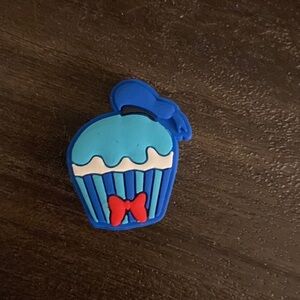 Croc Charm cupcake